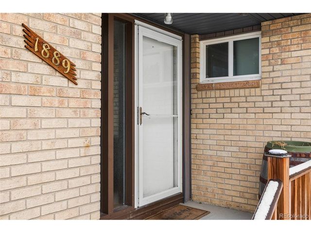 1889 Queens Dr, Longmont, CO 80501