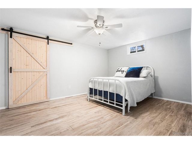 1889 Queens Dr, Longmont, CO 80501