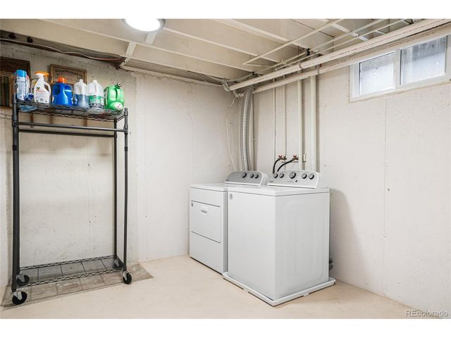 1889 Queens Dr, Longmont, CO 80501