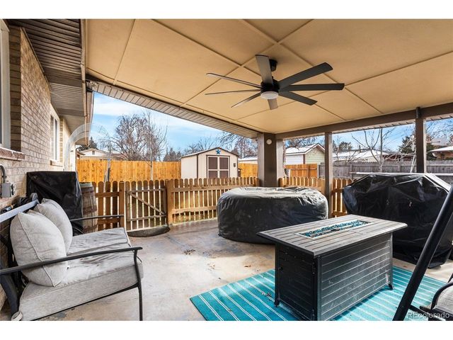 1889 Queens Dr, Longmont, CO 80501