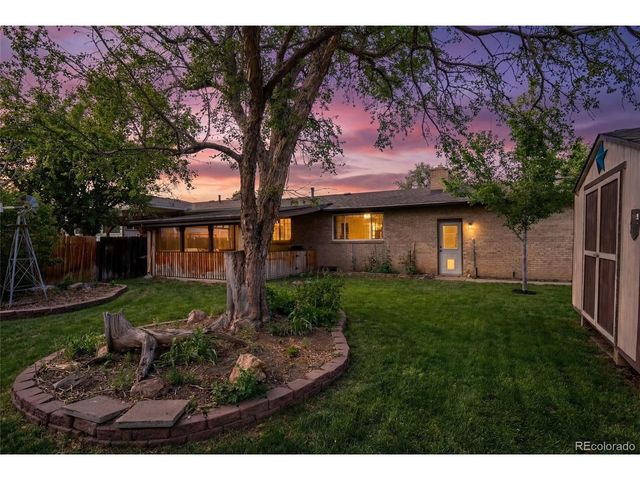 1889 Queens Dr, Longmont, CO 80501