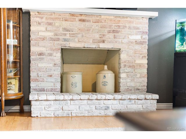 1889 Queens Dr, Longmont, CO 80501