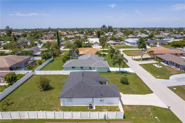 610 21st LN, Cape Coral, FL 33990