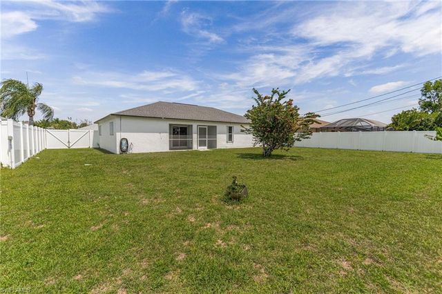 610 21st LN, Cape Coral, FL 33990