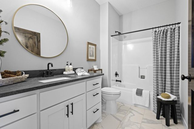 17870 Urbank Street NE, Ham Lake, MN 55304