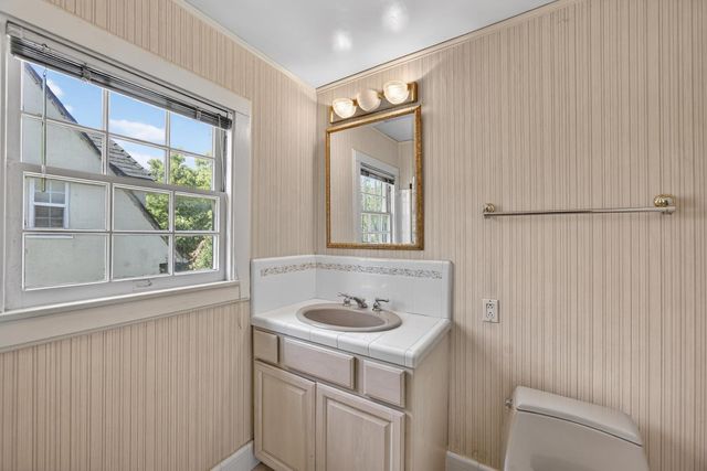 4117 H St, Sacramento, CA 95819