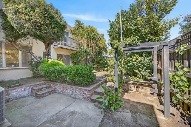 4117 H St, Sacramento, CA 95819