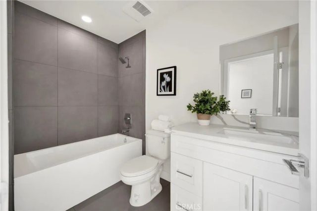 12525 W Andre Lane, Sun Valley, CA 91352