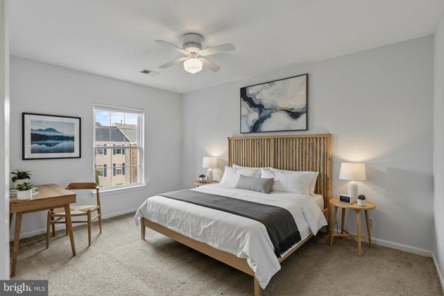 20381 FARMGATE TER, Ashburn, VA 20147