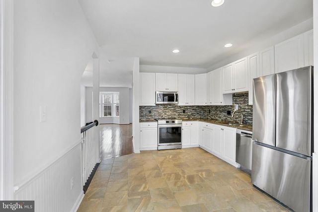 20381 FARMGATE TER, Ashburn, VA 20147