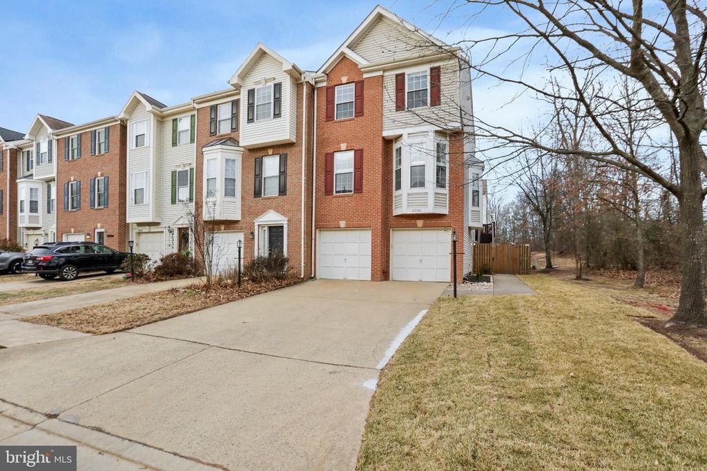 20381 FARMGATE TER, Ashburn, VA 20147