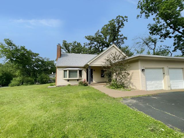 134 Hickory Road, Lake In The Hills, IL 60156