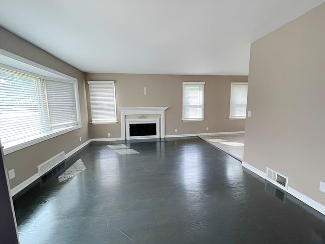 134 Hickory Road, Lake In The Hills, IL 60156