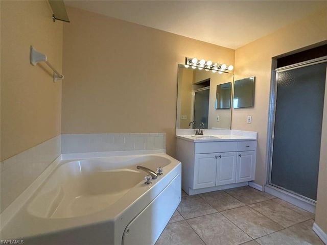 2718 NW 5th ST, Cape Coral, FL 33993