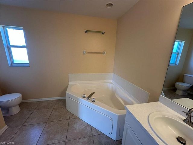 2718 NW 5th ST, Cape Coral, FL 33993