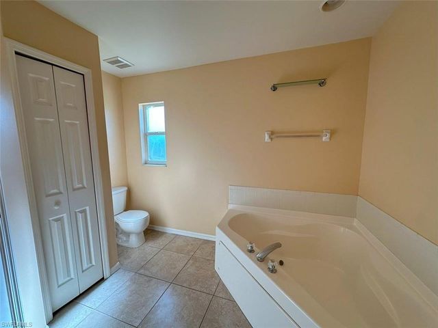 2718 NW 5th ST, Cape Coral, FL 33993