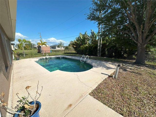 2718 NW 5th ST, Cape Coral, FL 33993