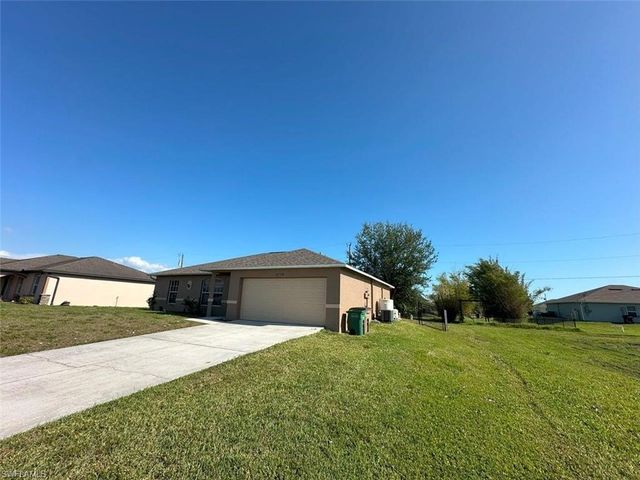2718 NW 5th ST, Cape Coral, FL 33993