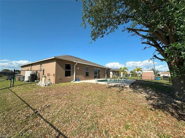2718 NW 5th ST, Cape Coral, FL 33993