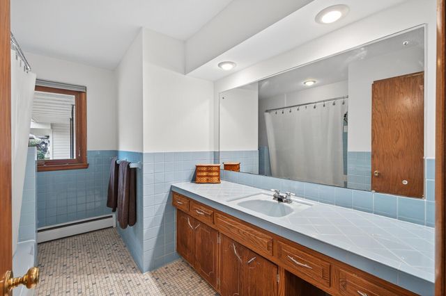 7610 Alden Way NE, Fridley, MN 55432