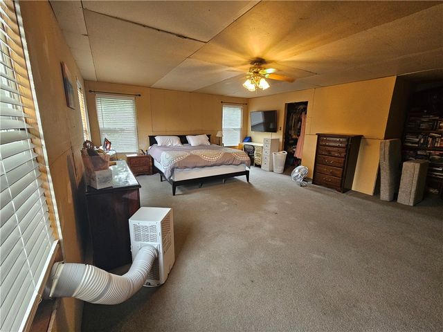 1110 Sunrise Dr, Neshannock Twp, PA 16105