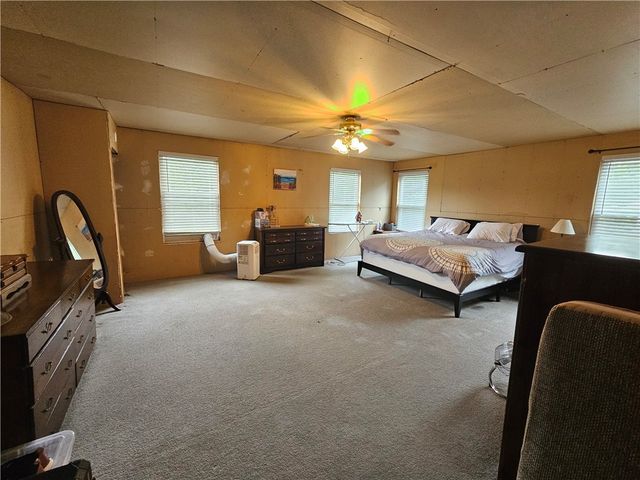 1110 Sunrise Dr, Neshannock Twp, PA 16105