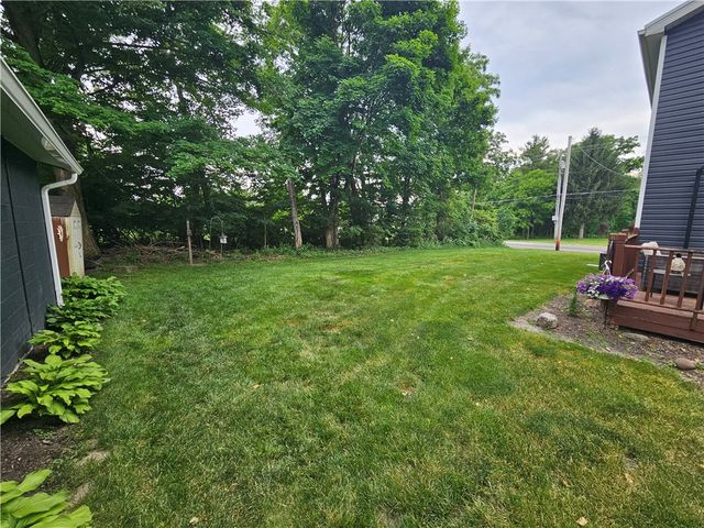 1110 Sunrise Dr, Neshannock Twp, PA 16105