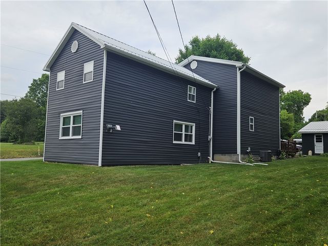 1110 Sunrise Dr, Neshannock Twp, PA 16105