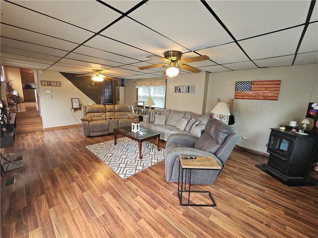 1110 Sunrise Dr, Neshannock Twp, PA 16105