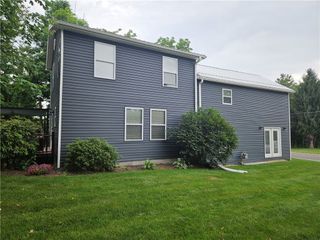 1110 Sunrise Dr, Neshannock Twp, PA 16105