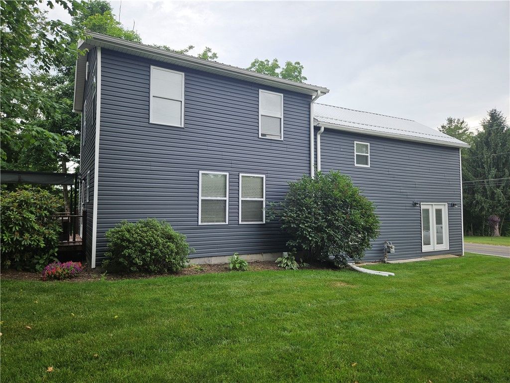 1110 Sunrise Dr, Neshannock Twp, PA 16105