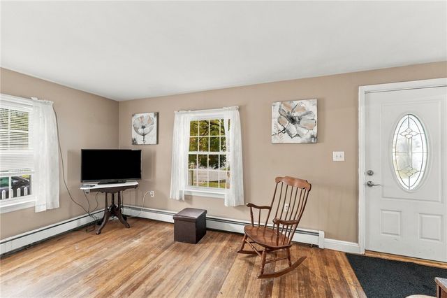 12 Deacon Avenue, Warwick, RI 02886