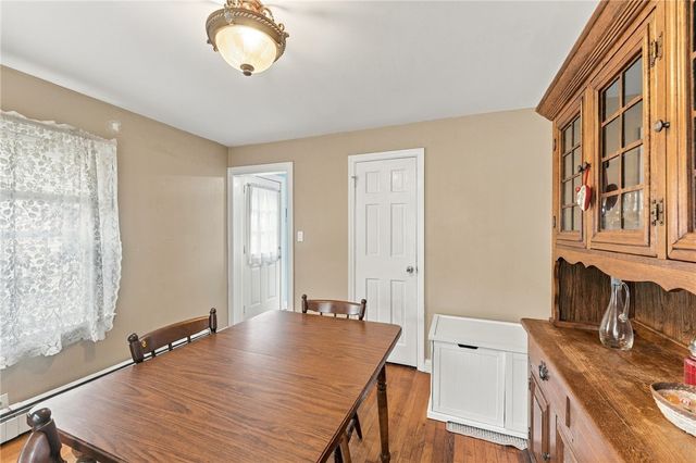 12 Deacon Avenue, Warwick, RI 02886