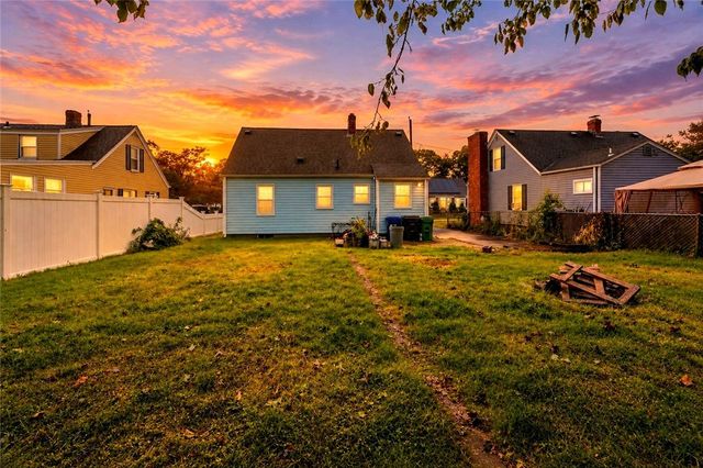 12 Deacon Avenue, Warwick, RI 02886