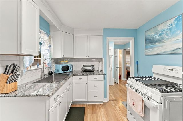 12 Deacon Avenue, Warwick, RI 02886