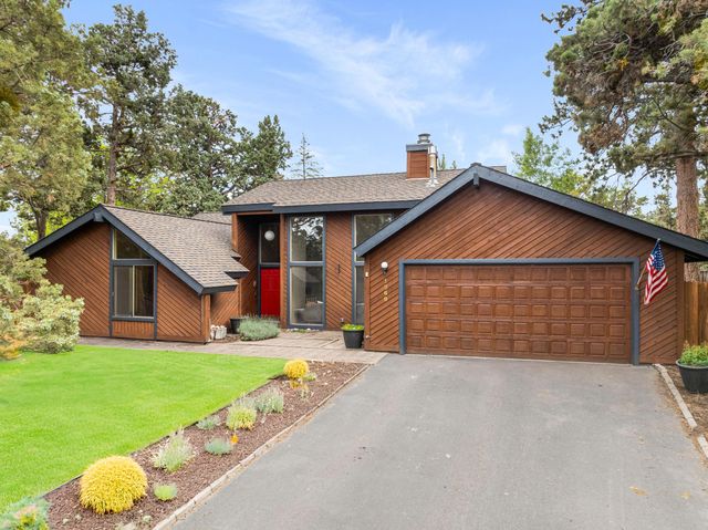 1869 NE Moonglow Court, Bend, OR 97701