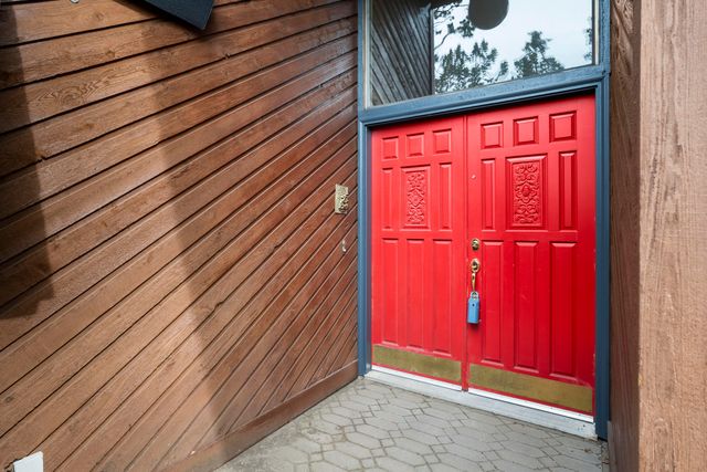 1869 NE Moonglow Court, Bend, OR 97701