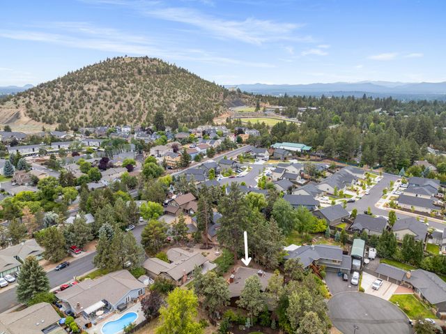1869 NE Moonglow Court, Bend, OR 97701