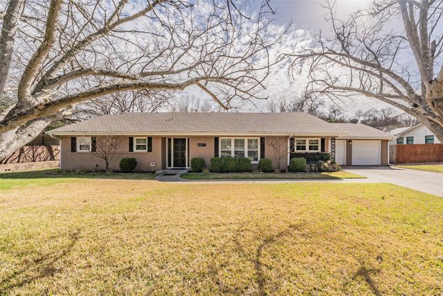 6817 Fortune Road, Fort Worth, TX 76116