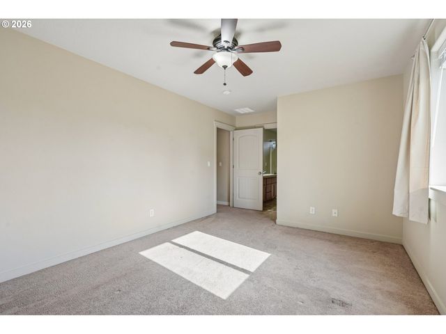 648 S DONNA Dr, Newberg, OR 97132