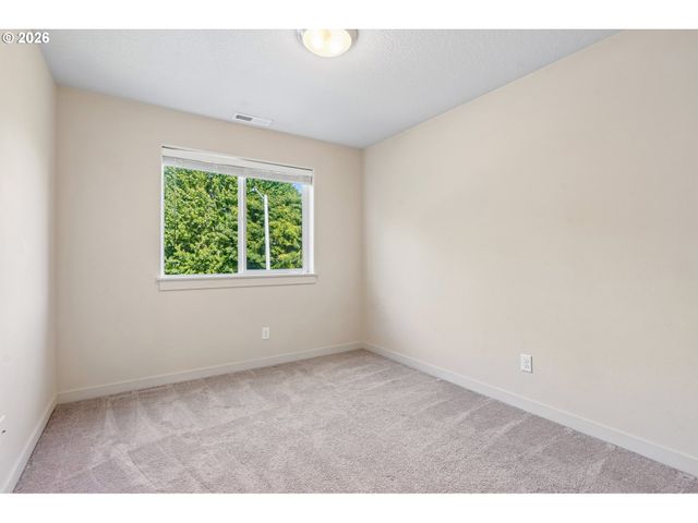 648 S DONNA Dr, Newberg, OR 97132