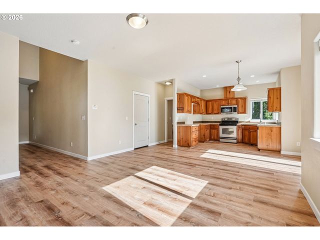 648 S DONNA Dr, Newberg, OR 97132