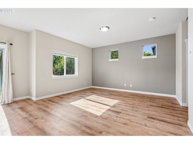 648 S DONNA Dr, Newberg, OR 97132