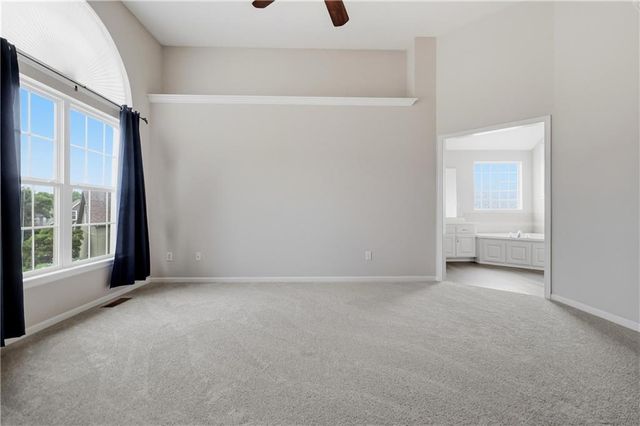 21117 E 50th Terrace Drive S, Blue Springs, MO 64015