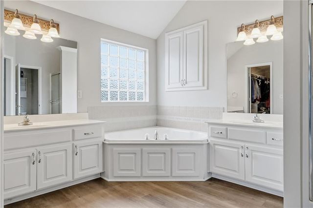 21117 E 50th Terrace Drive S, Blue Springs, MO 64015