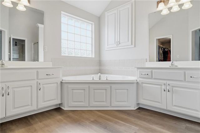 21117 E 50th Terrace Drive S, Blue Springs, MO 64015
