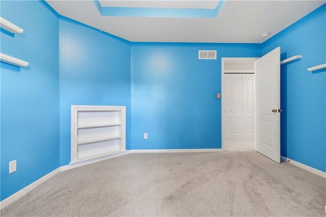 21117 E 50th Terrace Drive S, Blue Springs, MO 64015