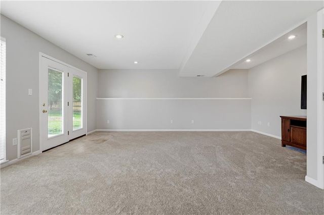 21117 E 50th Terrace Drive S, Blue Springs, MO 64015
