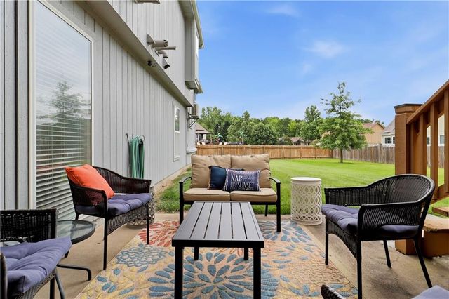21117 E 50th Terrace Drive S, Blue Springs, MO 64015