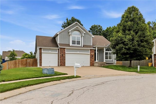 21117 E 50th Terrace Drive S, Blue Springs, MO 64015